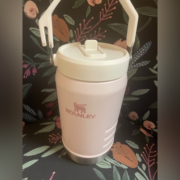 Stanley 40oz Ice Flow - Picture 2 of 3